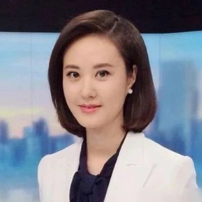 她曾是重慶最美高考狀元，如今成爲央視主持人，現42歲仍孑然一身