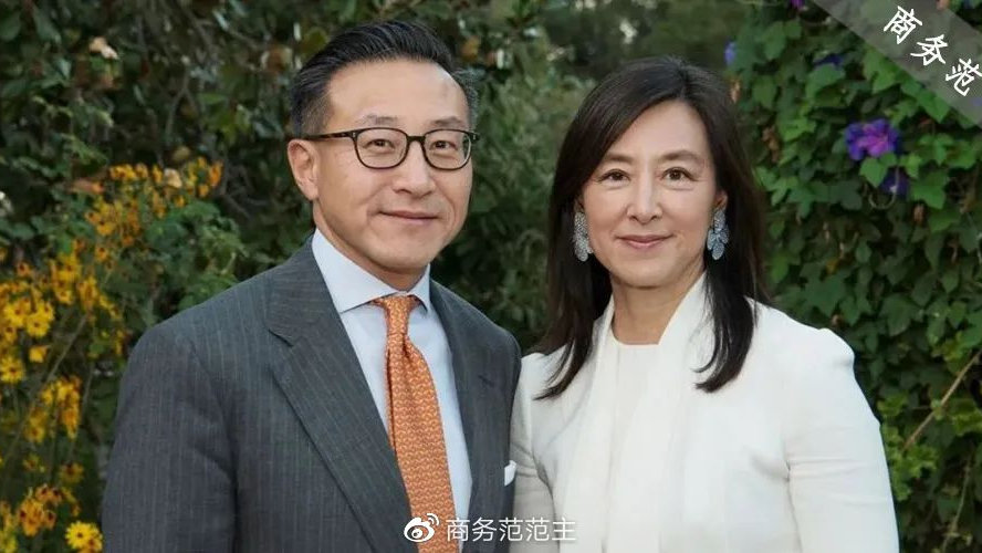 阿裏新帥蔡崇信，妻子和他勢均力敵，強強聯合的精英夫妻多般配？