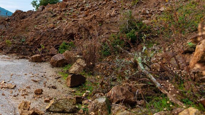 湖北五峰山體滑坡已救出7人 其中1人無生命體徵 仍有7人失聯