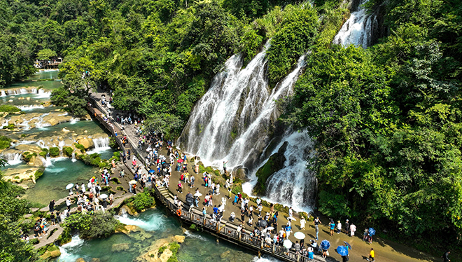 旅遊社交化 年輕人喜歡組的“旅遊搭子”靠譜嗎？