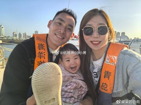 中國女排世界冠軍曬近況，姐弟戀修成正果結婚生女，退役安置成謎