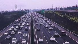 河南：大車流與降雨疊加，錯峰返程更順暢