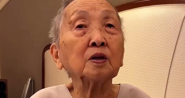 98歲球迷奶奶：爲什么不讓朱婷上？看了幾十年女排從來沒這么憋屈