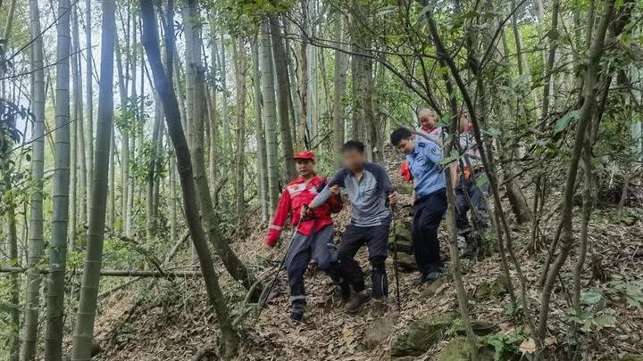 又有驢友迷失山間 夏日徒步溯溪請把安全放在第一位