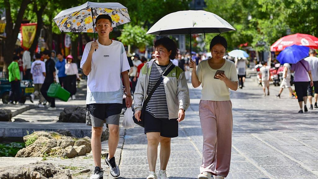 中央氣象台連續發布高溫預警 今夏高溫天氣爲何頻現？