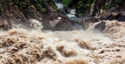 遭遇山洪如何逃生？這些知識學起來→