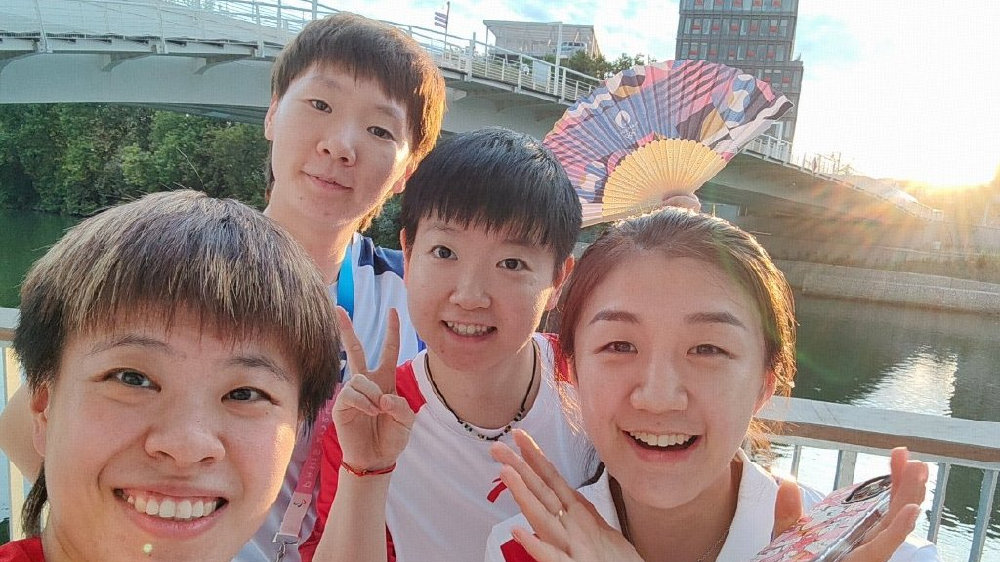 太可愛！女乒4人塞納河畔合體，孫穎莎比耶，陳夢曬奧運村牀位