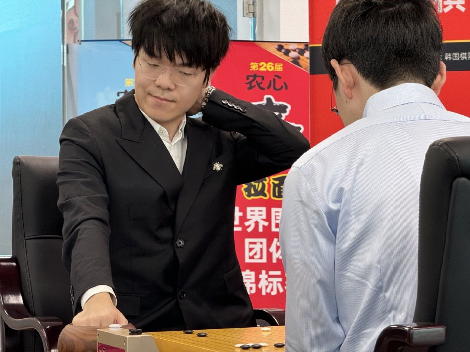 正棋譜直播農心杯第3局中韓战：柯潔VS金明訓