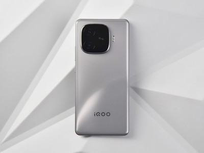 iQOO Z9 Turbo+全面評測 續航越級更是性能怪獸