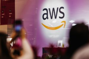 AWS 推出 AI 研究補助計劃，斥資達 1.1 億美元