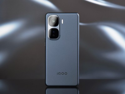 iQOO Neo10全面評測：輕薄大電池，遊戲小鋼炮