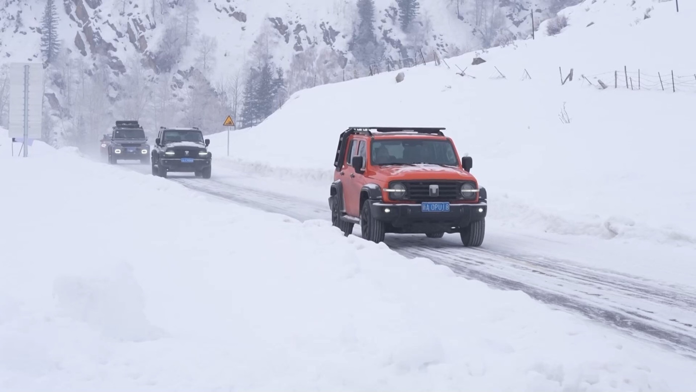 新疆阿禾公路首次冬季運營 繪就冰雪經濟新“途”景