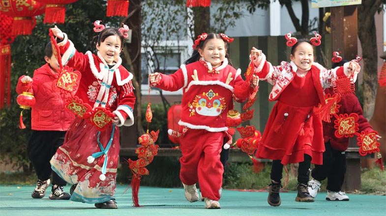 多彩校園活動迎新年